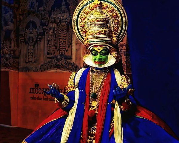 Où découvrir les traditions de la danse Kathakali en Inde?